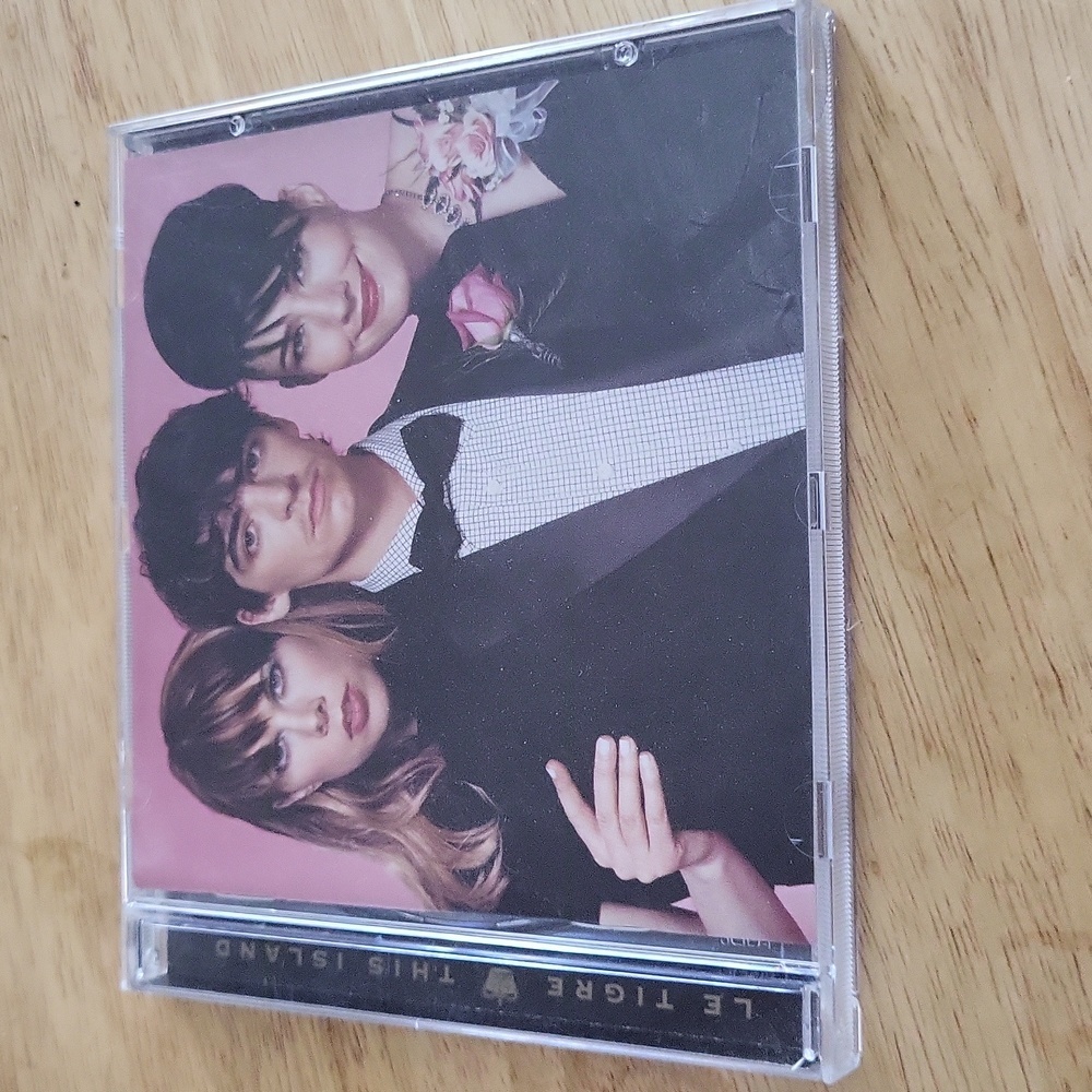 Le Tigre  - This Island